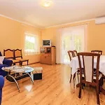 شقة 3 Bedroom Gorgeous In Grižane