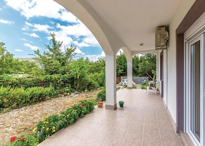 公寓 3 Bedroom Gorgeous In *