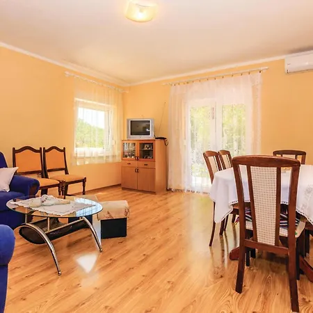 Apartman 3 Bedroom Amazing Apartment In Grizane Grizane-Belgrad