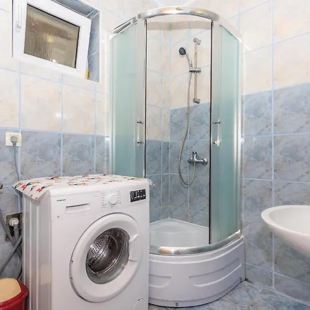 3 Bedroom Amazing Apartment In Grizane Grizane-Belgrad