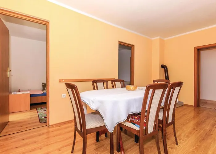 3 Bedroom Gorgeous In * Grižane