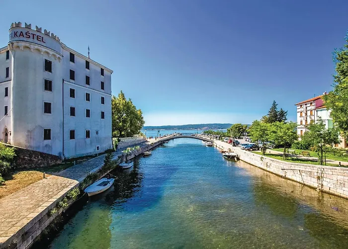 3 Bedroom Gorgeous Apartment In Grizane Apartment *